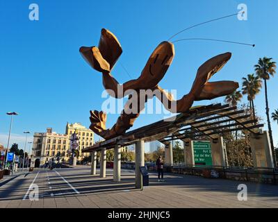 Scultura di un'aragosta gigante. Gambrinus di Javier Mariscal. Port Vell, Passeig de Colom, Barcellona, Spagna, Foto Stock