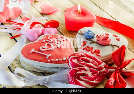 dolci e decorazioni a forma di cuore Foto Stock
