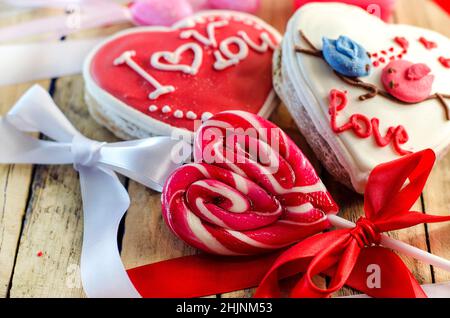 dolci e decorazioni a forma di cuore Foto Stock