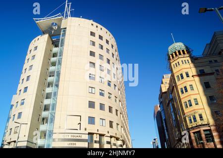 UK, West Yorkshire, Leeds City Square, 1 City Square Office Building e Pinsent Masons Building Foto Stock