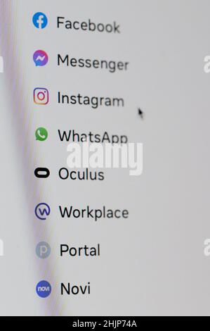 New york, USA - Gennaio 31 2022: Imposta le app del meta gruppo sulla vista ravvicinata dello schermo dello smartphone Foto Stock