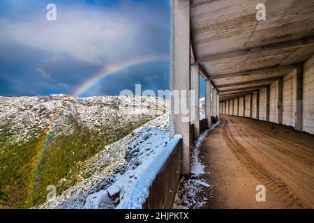 Girovagando intorno al monte Kato Olympus, sulla strada Rodia - Sykaminea - Karya, Larissa, Tessaglia, Grecia. Foto Stock