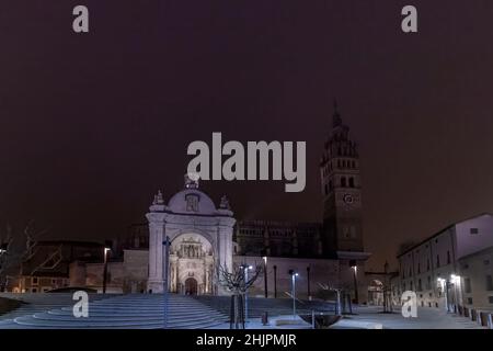 la cattedrale di taracona illuminata di notte Foto Stock