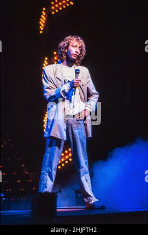 HILVERSUM, PAESI BASSI - 03 NOVEMBRE 1985: Cantante Robin Gibb del Bee Gees. Foto Stock