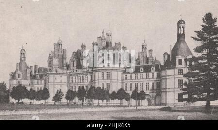 Facciata nord del magnifico Chateau vicino Chambord. Loir-et-Cher. Francia (1923) Foto Stock