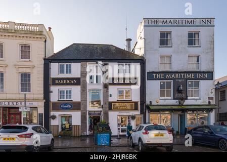 Pub e bar sul lungomare nell'area barbicana di Plymouth, Devon Foto Stock