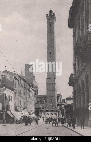 Via Rizzoli e le due torri pendenti di Bologna. Italia (1923) Foto Stock