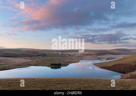 Craig Goch Reservoir nella Valle di Elan. Foto Stock