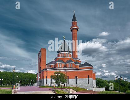 Vista della Moschea Memorial sulla collina di Poklonnaya, costruita in memoria dei soldati musulmani morti durante la Grande Guerra Patriottica, punto di riferimento: Mosca, Russia - Luglio 18 Foto Stock