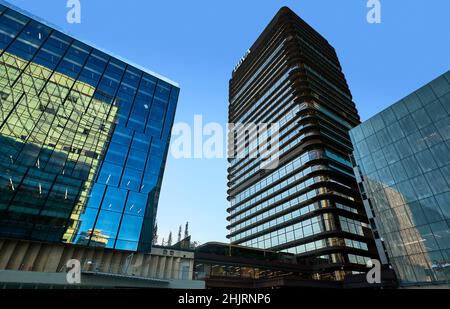 Edifici di uffici nel distretto finanziario di AZCA. Madrid, Spagna. Foto Stock