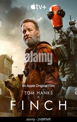 Finch (2021) diretto da Miguel Sapochnik e protagonista Tom Hanks, Caleb Landry Jones e Marie Wagenman. Su una Terra post-apocalittica, un robot, costruito per proteggere la vita dell'amato cane del suo creatore impara sulla vita, l'amore, l'amicizia e cosa significa essere umani. Foto Stock