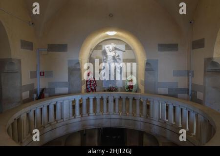 Mostra nel Monumento della libertà dedicato alla Battaglia del Passo Shipka sulla cima di Stoletov sul Passo Shipka nella catena montuosa dei Balcani, in Bulgaria Foto Stock