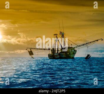 Barca di gamberi all'alba a St. Augustine Florida USA Foto Stock