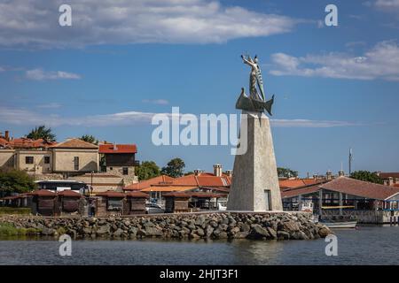 Statua di San Nicola nella località di Nesebar sulla costa del Mar Nero, situata nella provincia di Burgas, Bulgaria Foto Stock