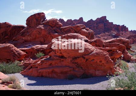 Massi rossi con strane formazioni nel Valley of Fire state Park in Nevada Foto Stock