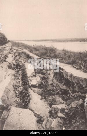 Giappone terremoto 1923: Fessure sulla riva sinistra del fiume Fuyefuki, prefettura di Yamanashi Foto Stock