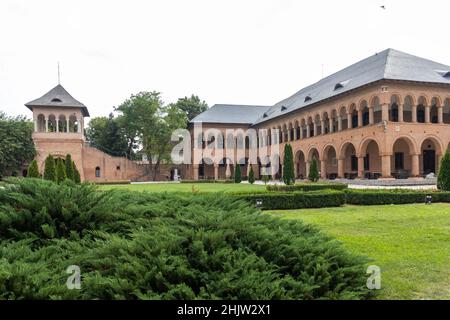 BUCAREST, ROMANIA - 18 AGOSTO 2021: Vista estiva del Palazzo di Mogosoaia vicino alla città di Bucarest, Romania Foto Stock