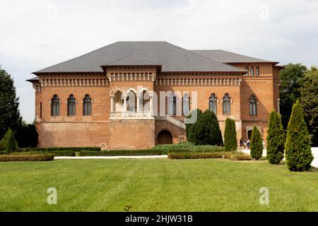 BUCAREST, ROMANIA - 18 AGOSTO 2021: Vista estiva del Palazzo di Mogosoaia vicino alla città di Bucarest, Romania Foto Stock