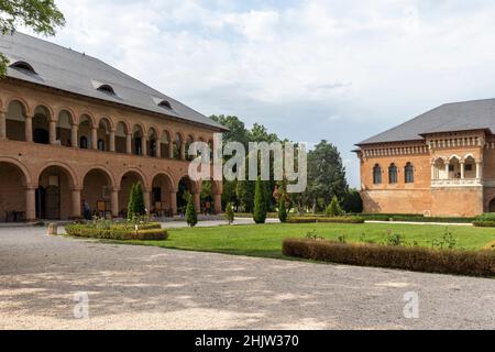 BUCAREST, ROMANIA - 18 AGOSTO 2021: Vista estiva del Palazzo di Mogosoaia vicino alla città di Bucarest, Romania Foto Stock