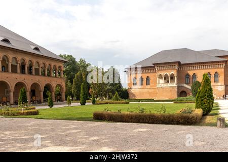 BUCAREST, ROMANIA - 18 AGOSTO 2021: Vista estiva del Palazzo di Mogosoaia vicino alla città di Bucarest, Romania Foto Stock