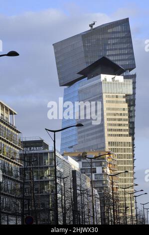 FRANCIA. PARIGI (75) 13TH DISTRETTO. ZAC MASSENA-BRUNESEAU. TORRI DUO PROGETTATE DALL'ARCHITETTO JEAN NOUVEL. IMMEDIATAMENTE CONFINANTE CON LA SENNA, HANNO IL Foto Stock