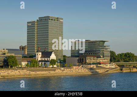 La Lanxess AG, Rhein, Kennedyplatz, Köln, Nordrhein-Westfalen, Deutschland Foto Stock