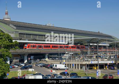 Regionalbahn, Hauptbahnhof, Köln, Nordrhein-Westfalen, Deutschland Foto Stock
