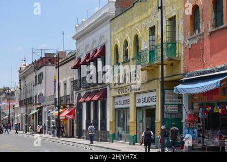 Straßenszene, Altbauten, Altstadt, Puebla, Mexiko Foto Stock