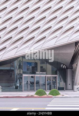 Los Angeles, CA, USA - 31 gennaio 2022 - esterno del Broad Museum nel centro di Los Angeles, CA. Foto Stock