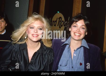 Lydia Cornell e Deborah Van Valkenburgh credito degli anni '80: Ralph Dominguez/MediaPunch Foto Stock