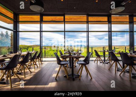 Ristorante interno dell'Hotel Varmaland a ovest dell'Islanda Foto Stock