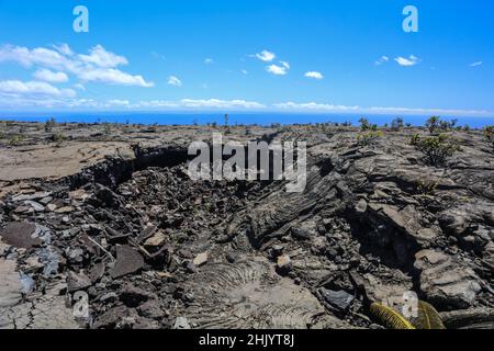 Una 'sea' di lava si estende da Kilauea fino al mare su Big Island. Foto Stock