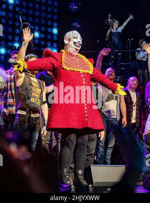 Spettacoli PIC: Boy George ha chiuso un trionfante ritorno dei suoi spettacoli musicali Taboo al London Palladium la scorsa notte. Ci sono stato due notti per la BE Foto Stock