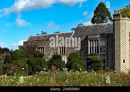 Topiario nei giardini di Hall Place, Bexley, Kent Foto Stock