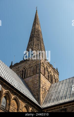 La torre e guglia della chiesa di San Cuthbert a Darlington Foto Stock