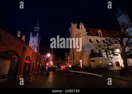 Monaco Heilig Geist chiesa, Viktualienmarkt strada Foto Stock