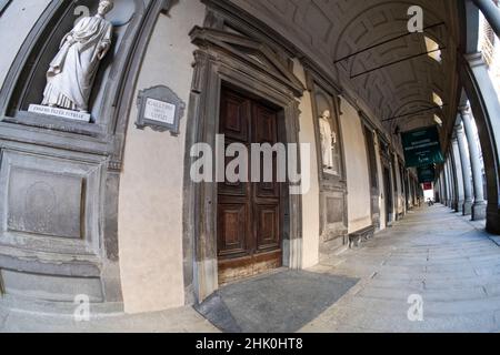 Firenze, Italia. Gennaio 2022. Vista fisheye del Palazzo uffizi nel centro storico della città Foto Stock