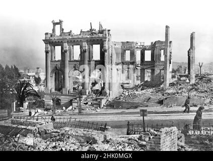 Rovine dopo il terremoto, San Francisco, California, Stati Uniti, Arnold GENThe, Aprile 1906 Foto Stock