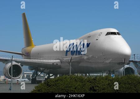 DHL Polar Air Cargo Boeing 747 parcheggiato presso l'aeroporto internazionale di Los Angeles. Foto Stock