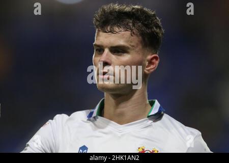 Birkenhead, Regno Unito. 01st Feb 2022. Josh McPake di Tranmere Rovers durante la Sky Bet League due partite tra Tranmere Rovers e Stevenage al Prenton Park il 1st 2022 febbraio a Birkenhead, Inghilterra. (Foto di Richard Ault/phcimages.com) Credit: PHC Images/Alamy Live News Foto Stock