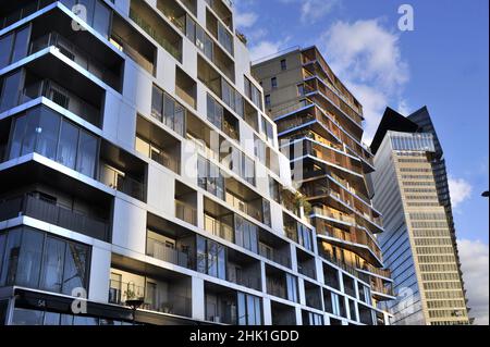 FRANCIA. PARIGI (75) 13TH DISTRETTO. LA ZAC MASSENA-BRUNESEAU. CASA TORRE, CASA SOCIALE COSTRUITA DAL GRUPPO BOUYGUES E TORRI DUO UFFICI, JEAN NOUVEL ARC Foto Stock