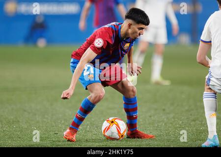 BARCELLONA - GEN 29: Ilias Akhomach in azione durante la partita Primera RFEF tra il FC Barcelona B e il Real Madrid Castilla allo stadio Johan Cruyff Foto Stock