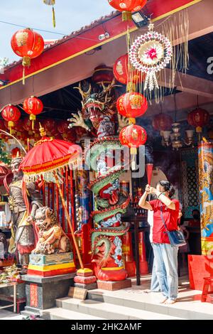 Kuta, Bali, Indonesia - 1 febbraio 2022. Vihara Dharmayana, tempio buddista cinese, comunità cinese-indonesiana che celebra il Capodanno lunare cinese Foto Stock