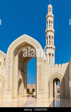Medio Oriente, Penisola arabica, Oman, Muscat. Ingresso alla Grande Moschea del Sultano Qaboos a Mascate. Foto Stock