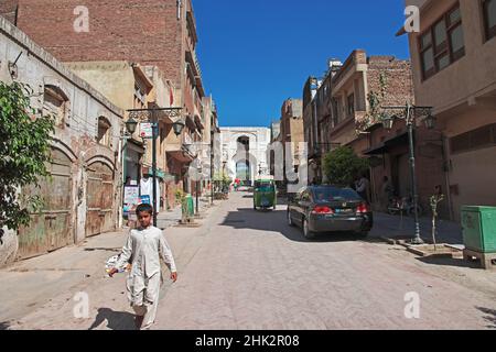 La strada vintage a Peshawar, Pakistan Foto Stock