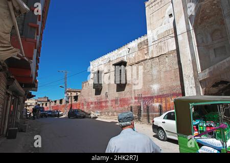La strada vintage a Peshawar, Pakistan Foto Stock