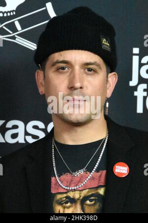 Los Angeles, California, USA 1st Febbraio 2022 Rapper/produttore G-Eazy, alias Gerald Earl Gillum partecipa alla Paramount Pictures 'Jackass Forever' US Premiere al TCL Chinese Theatre il 1 Febbraio 2022 a Los Angeles, California, USA. Foto di Barry King/Alamy Live News Foto Stock