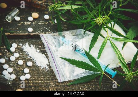 narcotico. Cannabis. Fuoco selettivo. Farmaci e medicina. Foto Stock