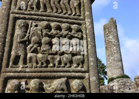 Muiredach-Kreuz, Cros Mhuireadaugh, Keltenkreuz, Rundturm, Hochkreuz Kreuz von Muiredach, Mainistir Bhuithe, Monasterboice, eine Klosterruine der Iros Foto Stock