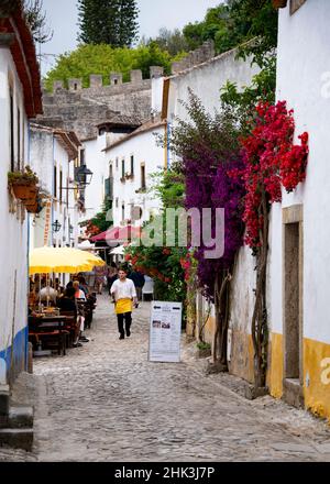 Obidos, Portogallo, scena di strada Foto Stock